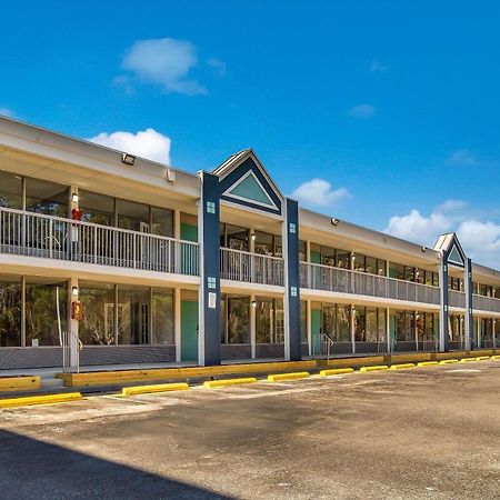 Clarion Inn & Suites 플로랑스 외부 사진