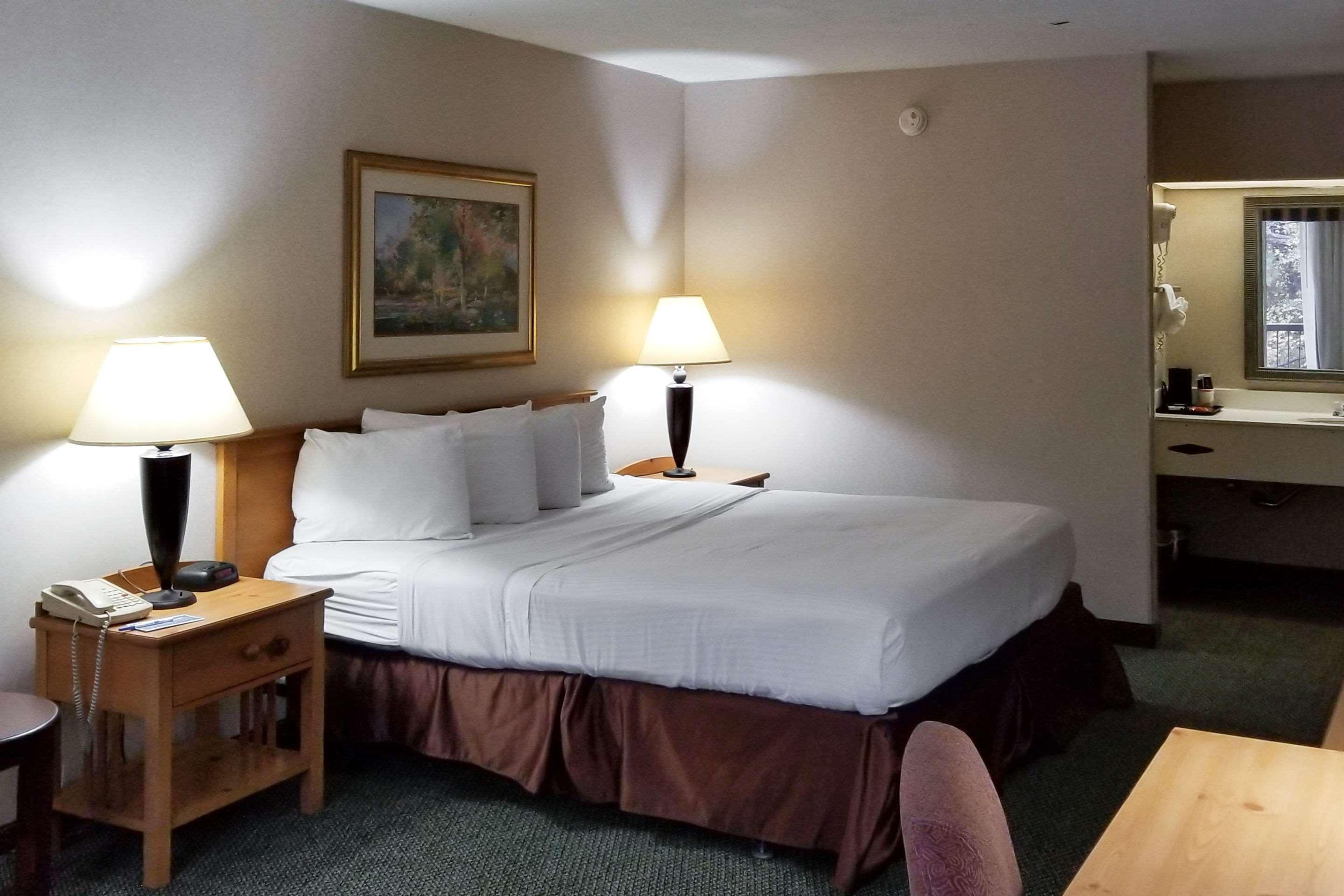 Clarion Inn & Suites 플로랑스 외부 사진